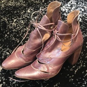 Heyraud Purple Heels with Tie Size 38